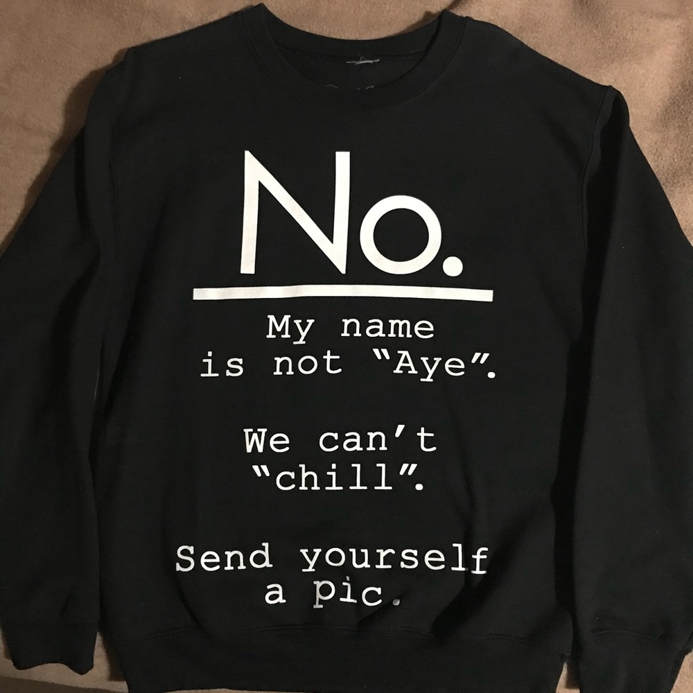 Women’s Size Small Black Crewneck